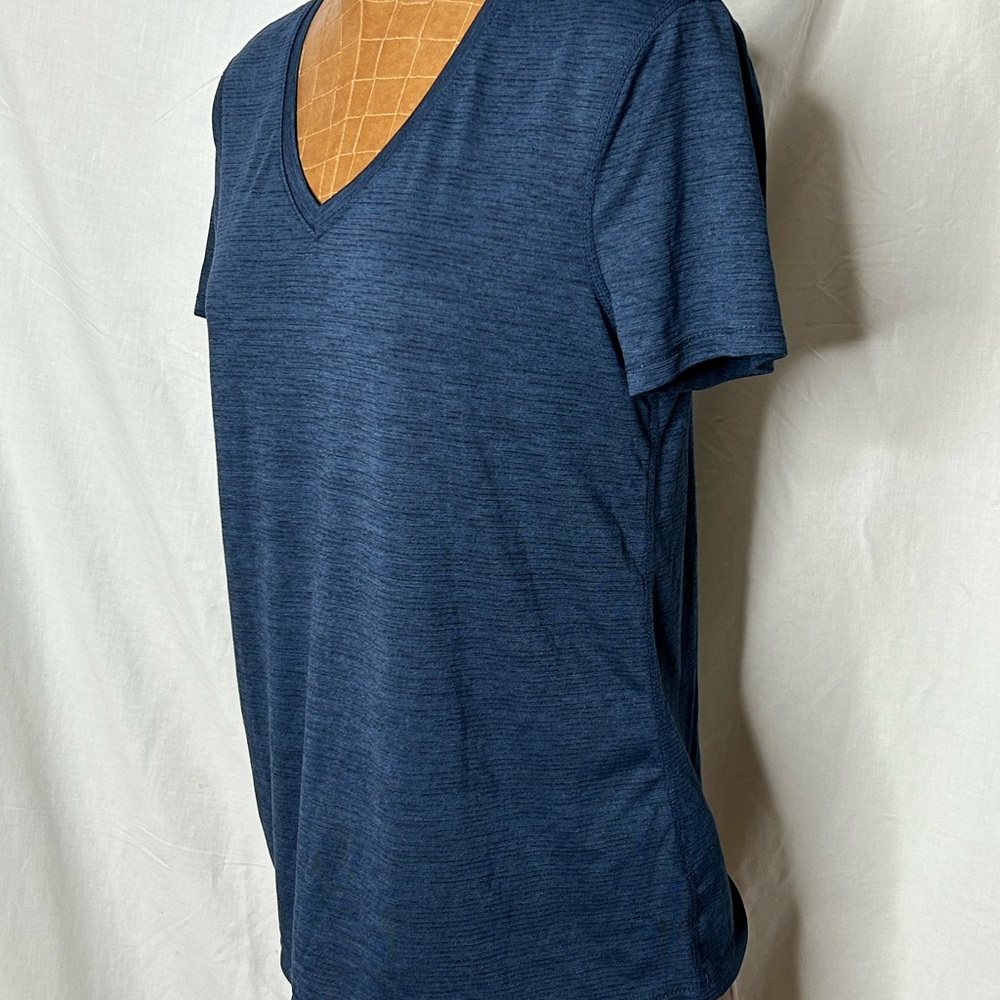 Athletic Works women’s medium Blue Short Sleeve Tee
